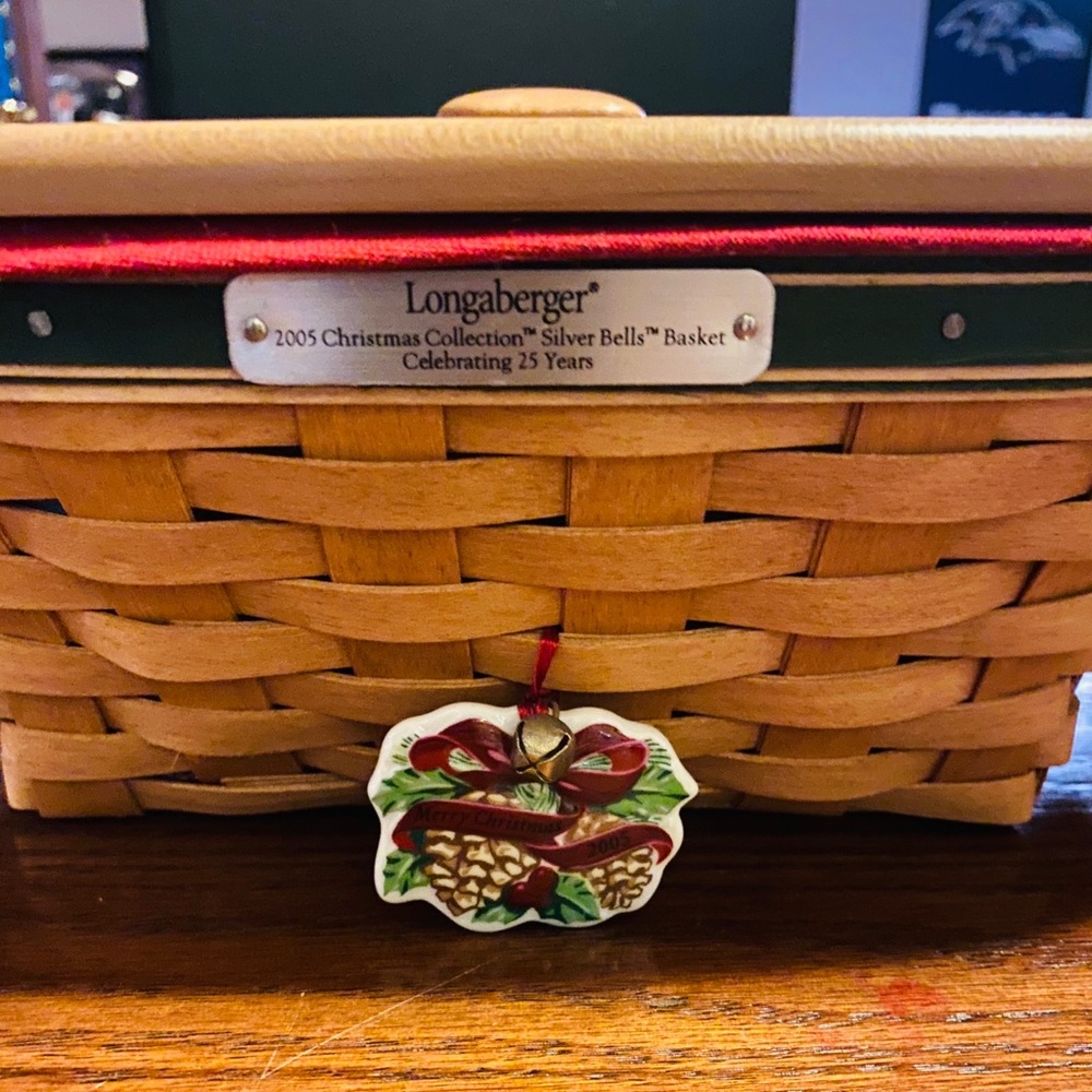 Longaberger 2005 Christmas basket